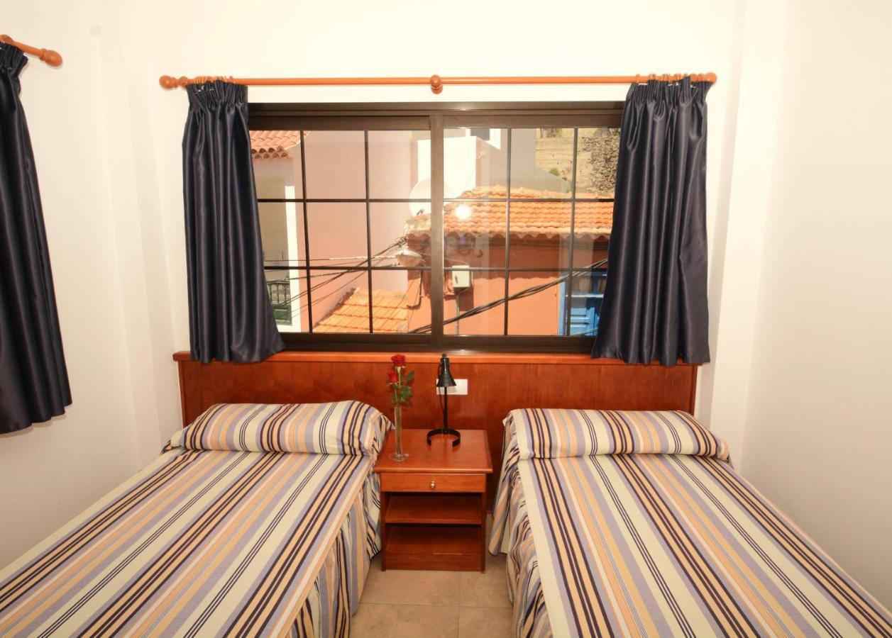 Apartamentos Andrea Calera Esterno foto
